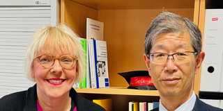 Foto Prof. Dr. Silvia-Iris Beutel und Prof. Yanagisawa 