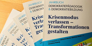 Cover Jahrbuch Demokratiepädagogik
