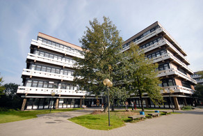 Gebäude Emil-Figge-straße 50 Gebäude Emil-Figge-Straße 50 im Sommer